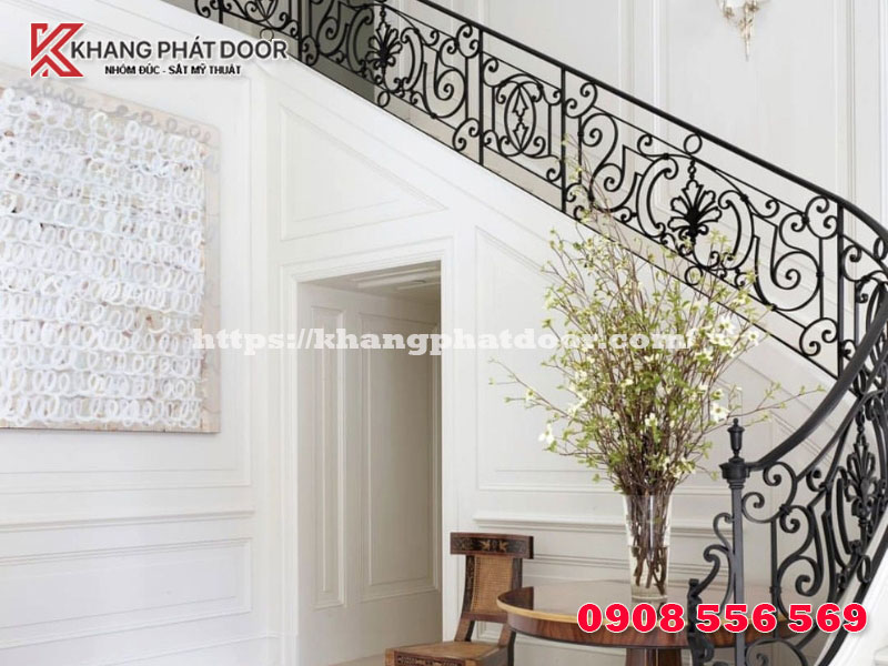cau thang sat nghe thuat duoc san xuat nhu the nao