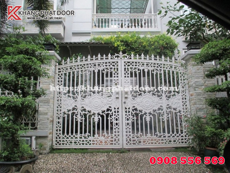 uu diem cua don vi thi cong cau thang khang phat door 